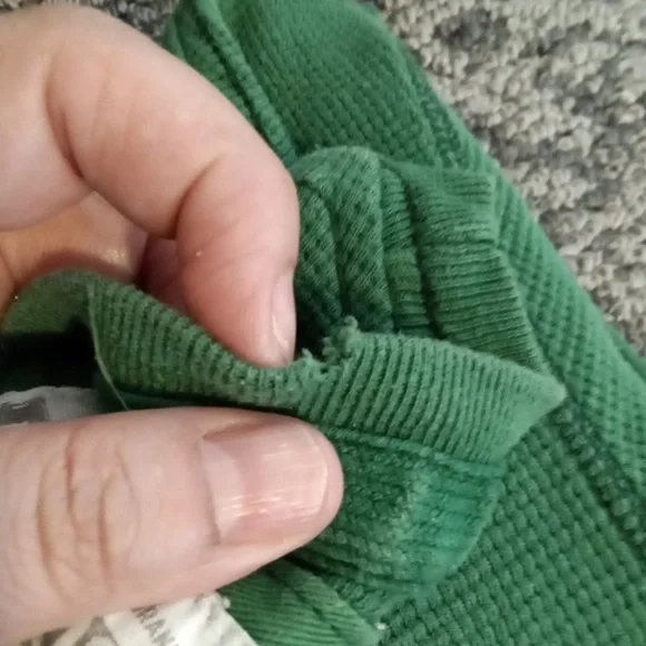 Aeropostale Green Crewneck Sweater Spell Out Logo Unisex Size Medium - Picture 8 of 9